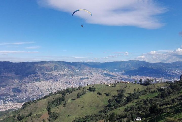 Paraglide Over the Aburrá Valley